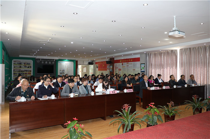 西藏阜康醫(yī)療黨委積極開(kāi)展“不忘初心、牢記使命”主題教育和“不忘合作初心，繼續(xù)攜手前進(jìn)”主題教育